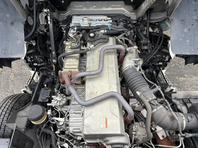 日野プロフィアトレーラーヘッド（トラクターヘッド）大型（10t）[写真30]