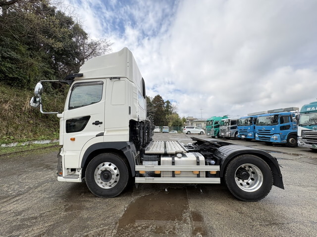 日野プロフィアトレーラーヘッド（トラクターヘッド）大型（10t）[写真05]