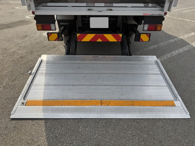 日野デュトロパネルバン小型（2t・3t）[写真10]