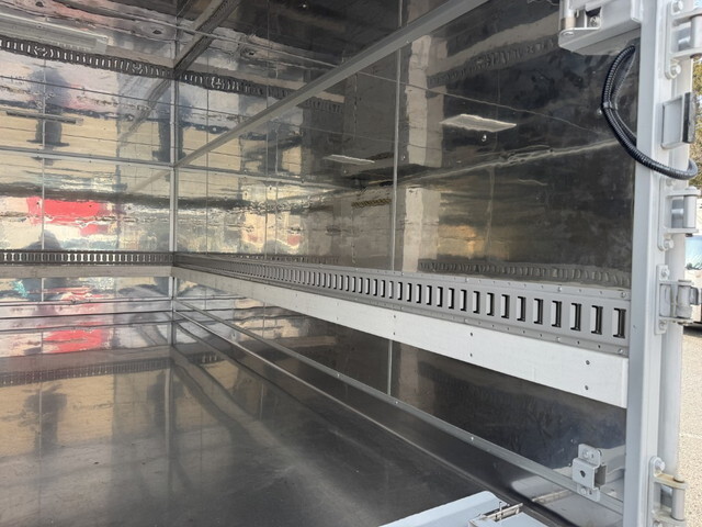 日野デュトロパネルバン小型（2t・3t）[写真24]