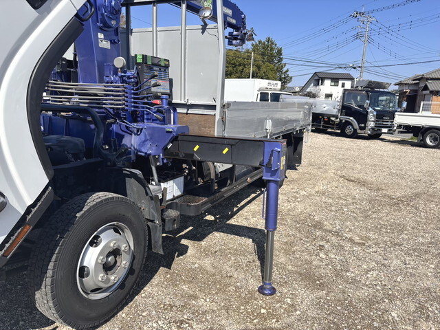 いすゞエルフクレーン4段小型（2t・3t）[写真12]