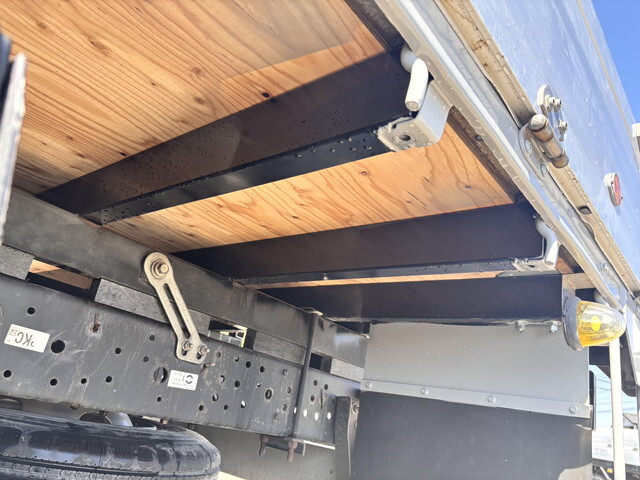 いすゞエルフクレーン4段小型（2t・3t）[写真20]