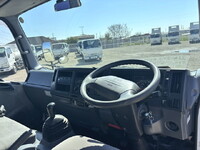 いすゞエルフクレーン4段小型（2t・3t）[写真31]