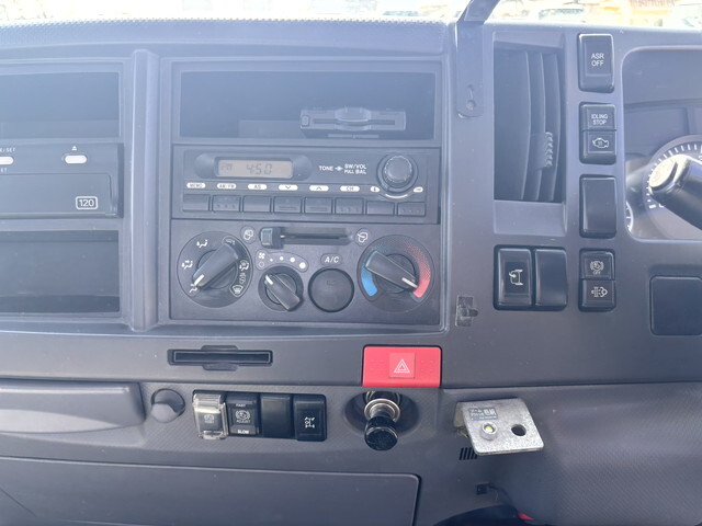 いすゞエルフクレーン4段小型（2t・3t）[写真37]