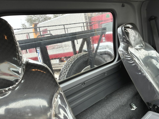 いすゞフォワードコンテナ専用車中型（4t）[写真13]