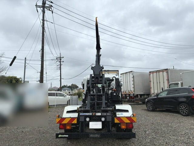 いすゞフォワードコンテナ専用車中型（4t）[写真18]