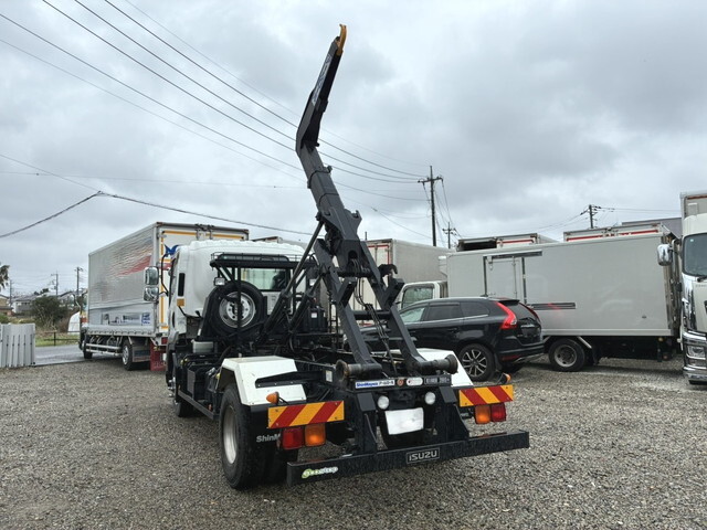 いすゞフォワードコンテナ専用車中型（4t）[写真19]