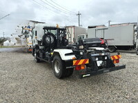 いすゞフォワードコンテナ専用車中型（4t）[写真02]