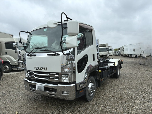 いすゞフォワードコンテナ専用車中型（4t）[写真03]