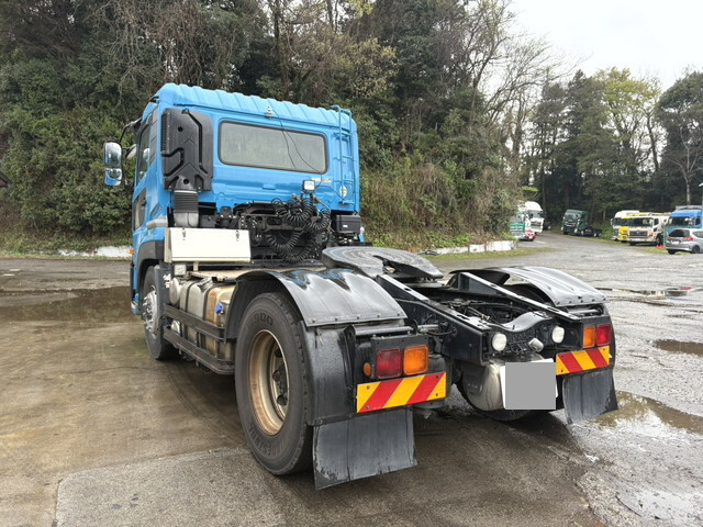 UDトラックスクオントレーラーヘッド（トラクターヘッド）大型（10t）[写真02]