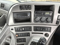 UDトラックスクオントレーラーヘッド（トラクターヘッド）大型（10t）[写真25]