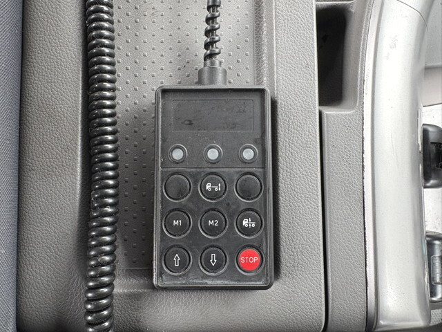 UDトラックスクオントレーラーヘッド（トラクターヘッド）大型（10t）[写真25]