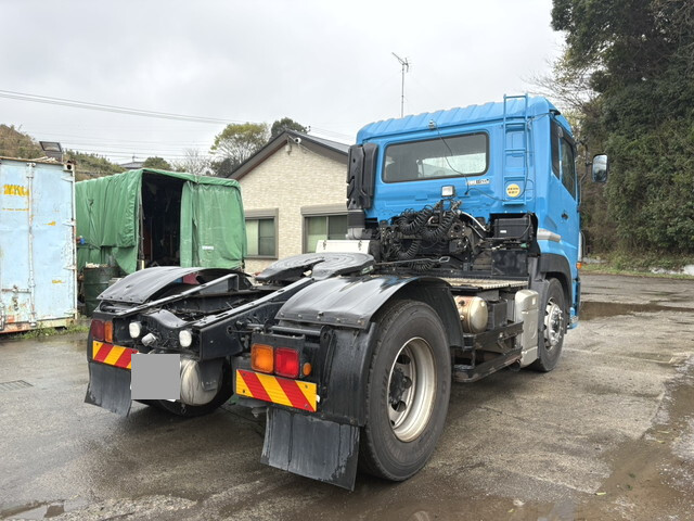 UDトラックスクオントレーラーヘッド（トラクターヘッド）大型（10t）[写真03]