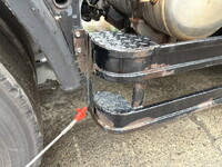 UDトラックスクオントレーラーヘッド（トラクターヘッド）大型（10t）[写真37]