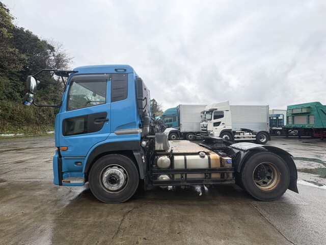 UDトラックスクオントレーラーヘッド（トラクターヘッド）大型（10t）[写真05]