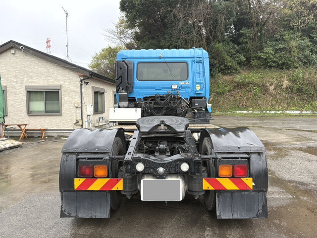 UDトラックスクオントレーラーヘッド（トラクターヘッド）大型（10t）[写真06]