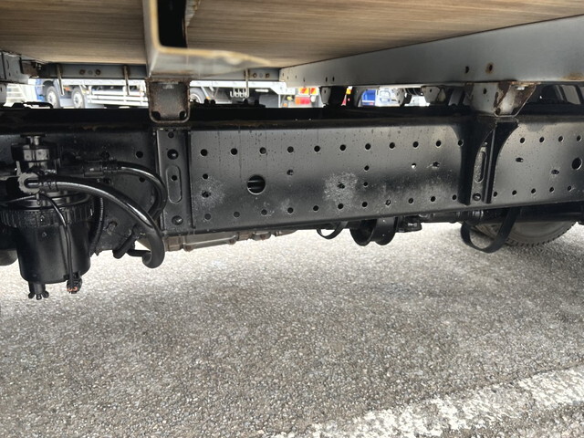 日野デュトロ平ボディ小型（2t・3t）[写真19]