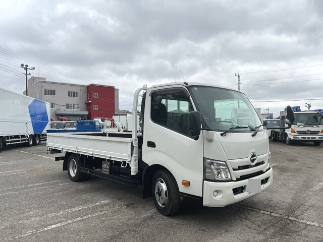 日野デュトロ平ボディ小型（2t・3t）[写真03]