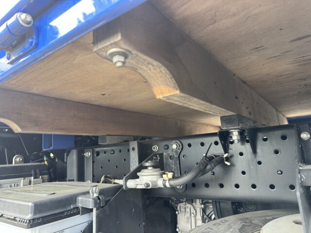 いすゞエルフ平ボディ小型（2t・3t）[写真30]