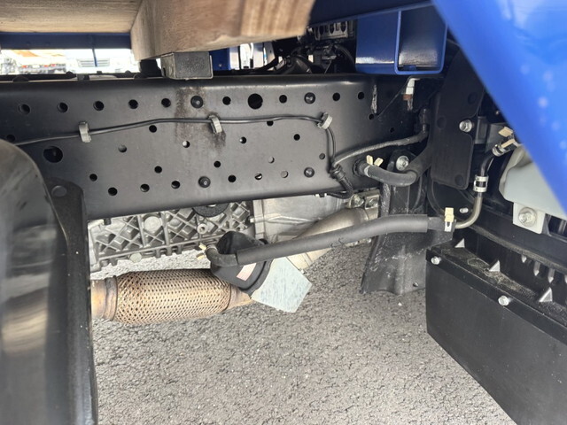 いすゞエルフ平ボディ小型（2t・3t）[写真36]