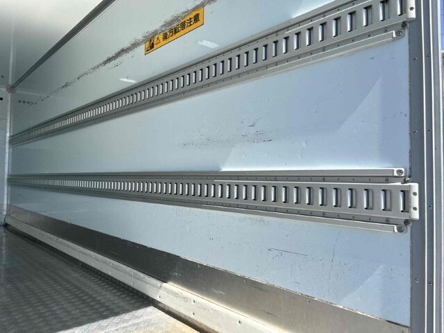 いすゞエルフパネルバン小型（2t・3t）[写真10]