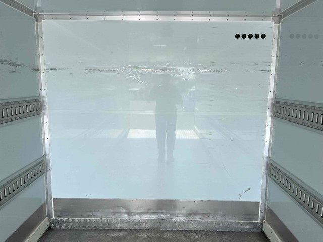 いすゞエルフパネルバン小型（2t・3t）[写真12]