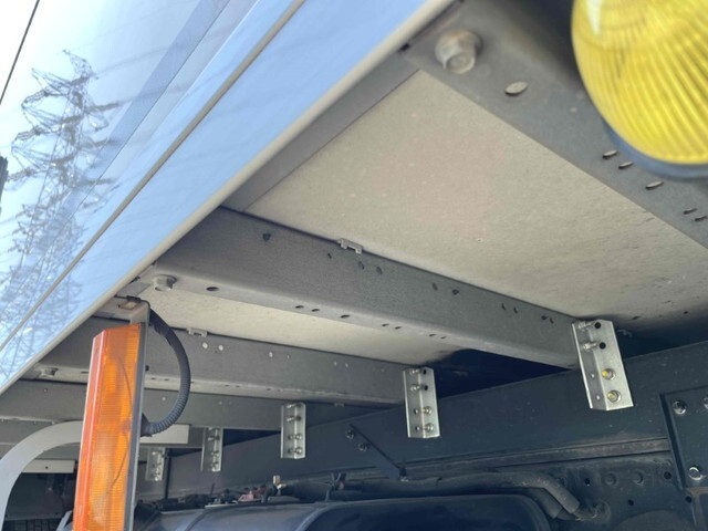 いすゞエルフパネルバン小型（2t・3t）[写真14]