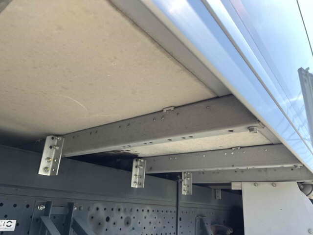 いすゞエルフパネルバン小型（2t・3t）[写真16]