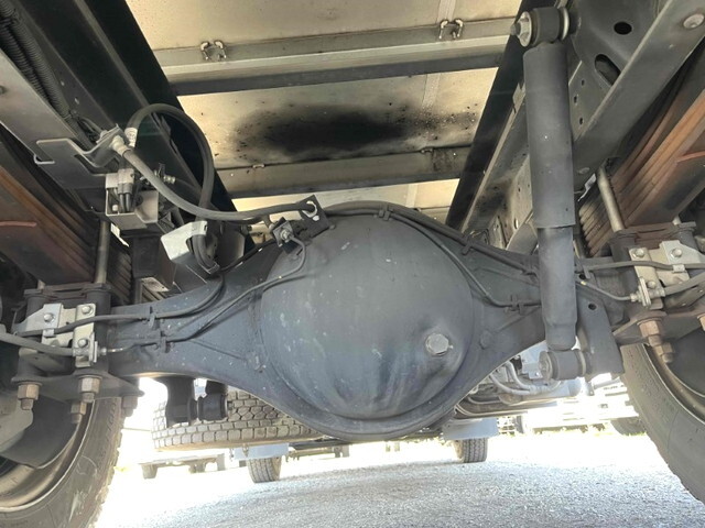 いすゞエルフパネルバン小型（2t・3t）[写真27]