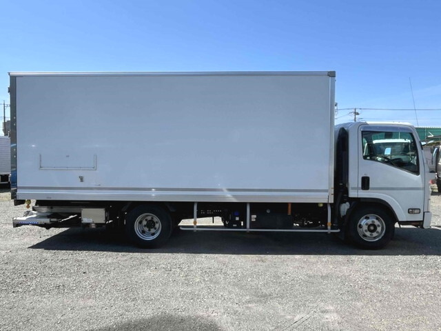いすゞエルフパネルバン小型（2t・3t）[写真04]
