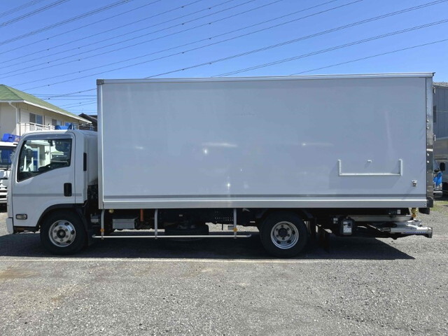 いすゞエルフパネルバン小型（2t・3t）[写真06]