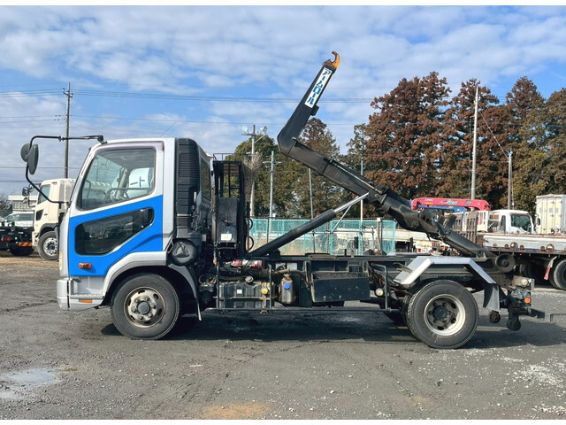 三菱ふそうファイターコンテナ専用車中型（4t）[写真11]