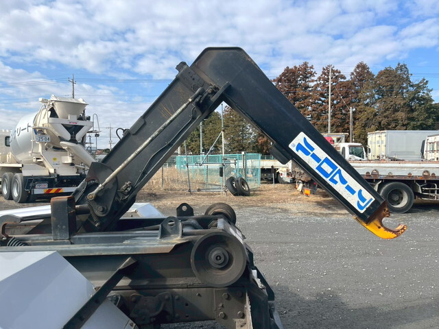 三菱ふそうファイターコンテナ専用車中型（4t）[写真13]