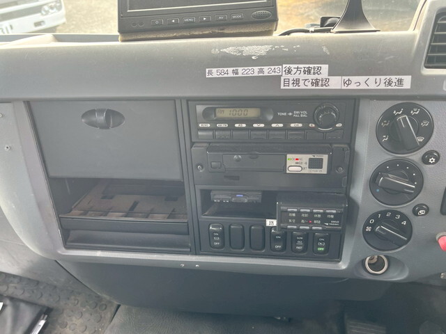 三菱ふそうファイターコンテナ専用車中型（4t）[写真21]