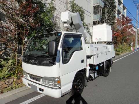 いすゞエルフ高所作業車小型（2t・3t）[写真01]