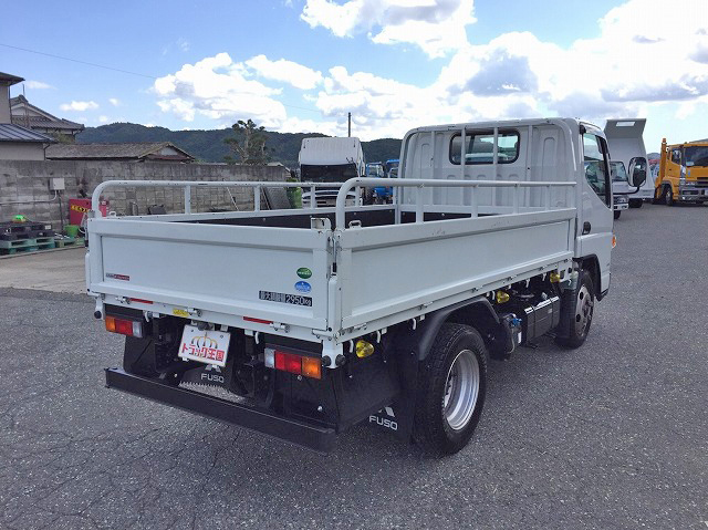 三菱ふそうキャンター平ボディ小型（2t・3t）[写真02]