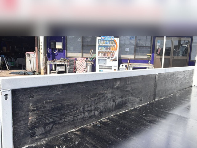 いすゞエルフ平ボディ小型（2t・3t）[写真10]