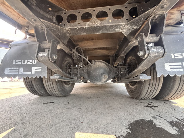 いすゞエルフ平ボディ小型（2t・3t）[写真14]