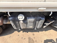 いすゞエルフ平ボディ小型（2t・3t）[写真16]