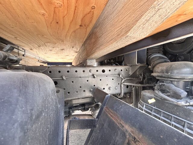 いすゞエルフ平ボディ小型（2t・3t）[写真16]