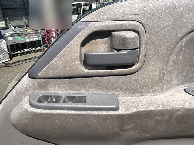 いすゞエルフ平ボディ小型（2t・3t）[写真27]