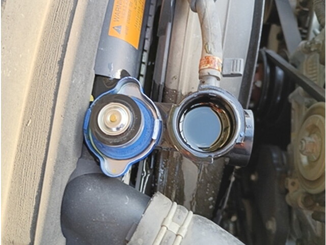 いすゞエルフ平ボディ小型（2t・3t）[写真18]