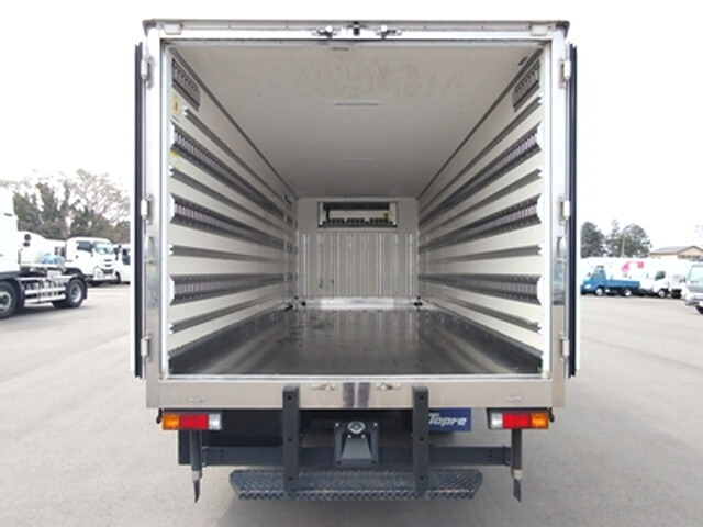 三菱ふそうキャンター冷凍車（冷蔵車）小型（2t・3t）[写真06]