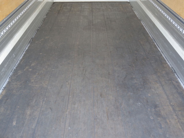 いすゞフォワードアルミウイング中型（4t）[写真16]