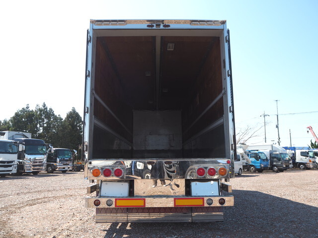 三菱ふそうスーパーグレートアルミウイング大型（10t）[写真11]