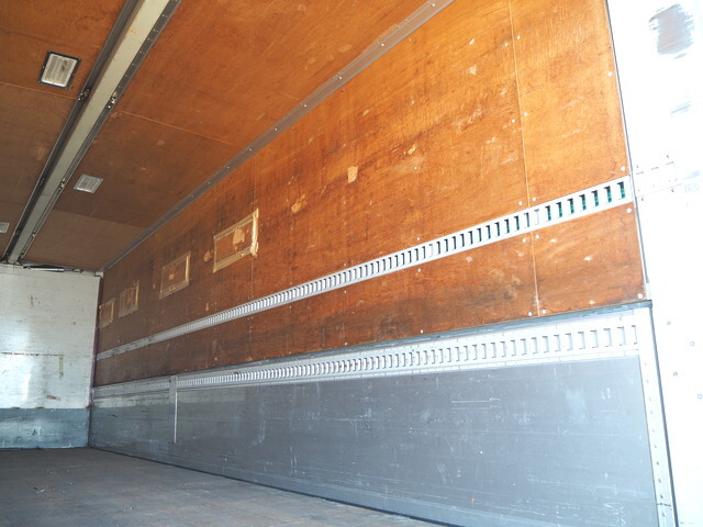 三菱ふそうスーパーグレートアルミウイング大型（10t）[写真14]