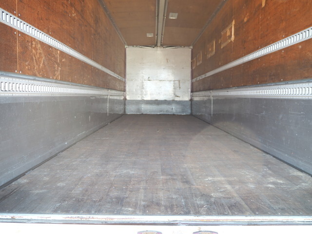 三菱ふそうスーパーグレートアルミウイング大型（10t）[写真15]