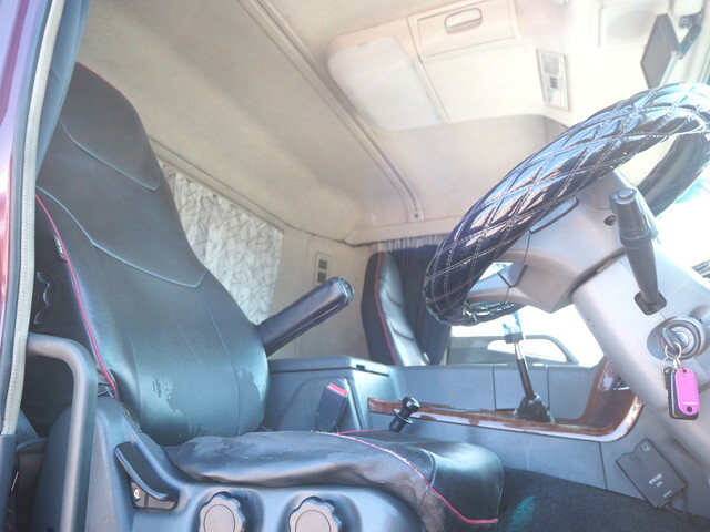 三菱ふそうスーパーグレートアルミウイング大型（10t）[写真33]