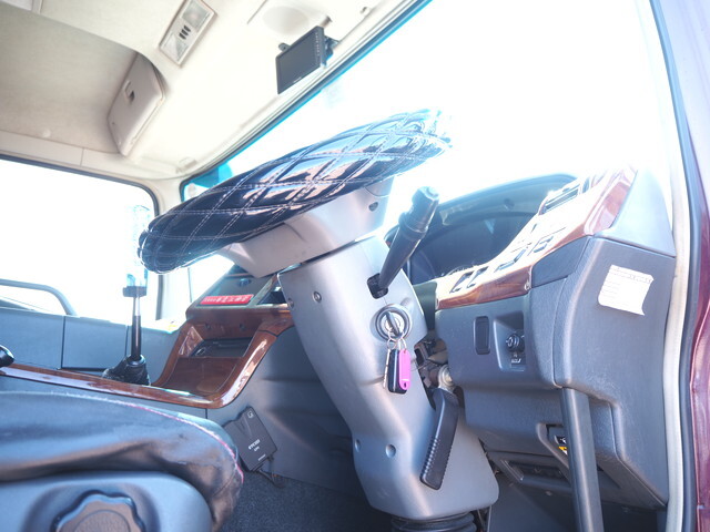 三菱ふそうスーパーグレートアルミウイング大型（10t）[写真34]