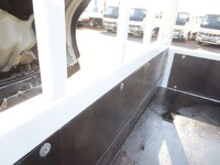 三菱ふそうキャンター平ボディ小型（2t・3t）[写真22]